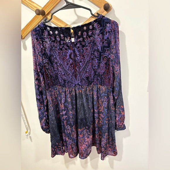 Like new - FREE PEOPLE MIRROR MIRROR DRESS- Size small - Picture 6 of 8